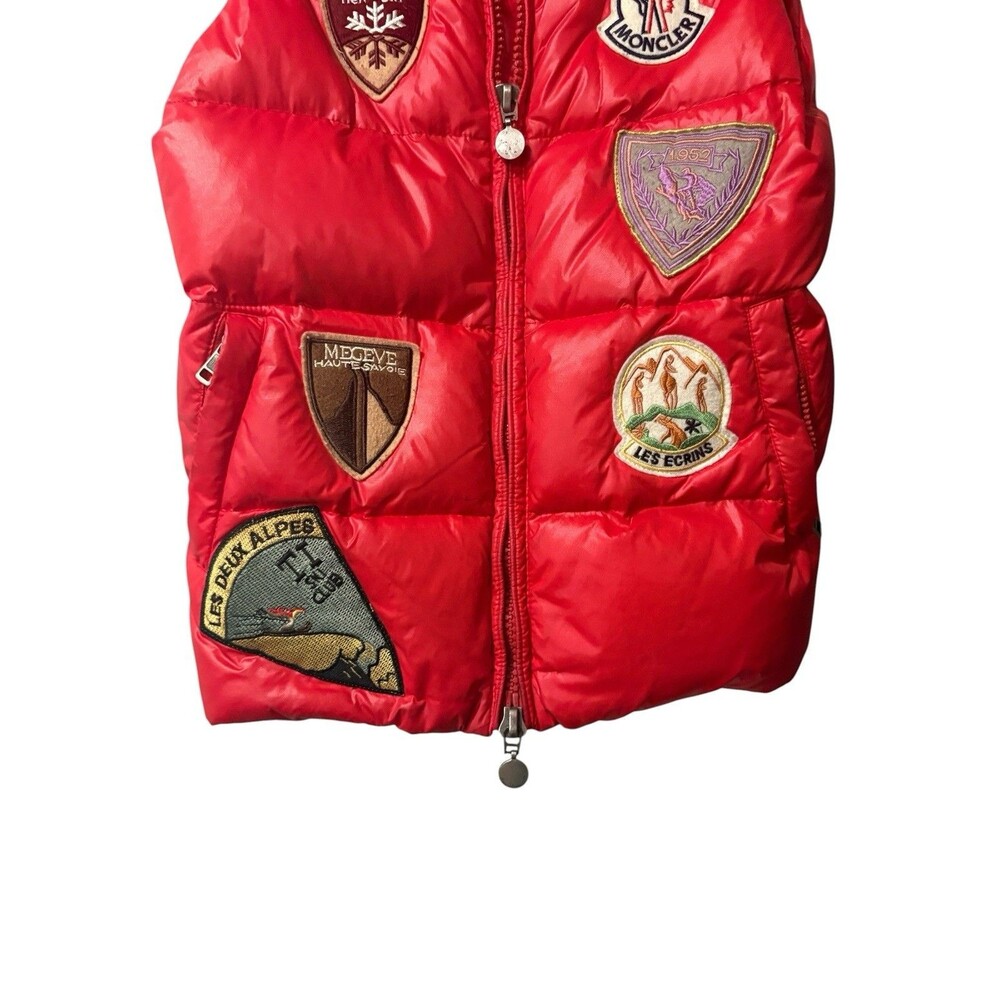 Moncler Red Down Puffer Vest Sz 1 Ski Patch Varsity M Appliqué Rare - Picture 4 of 15